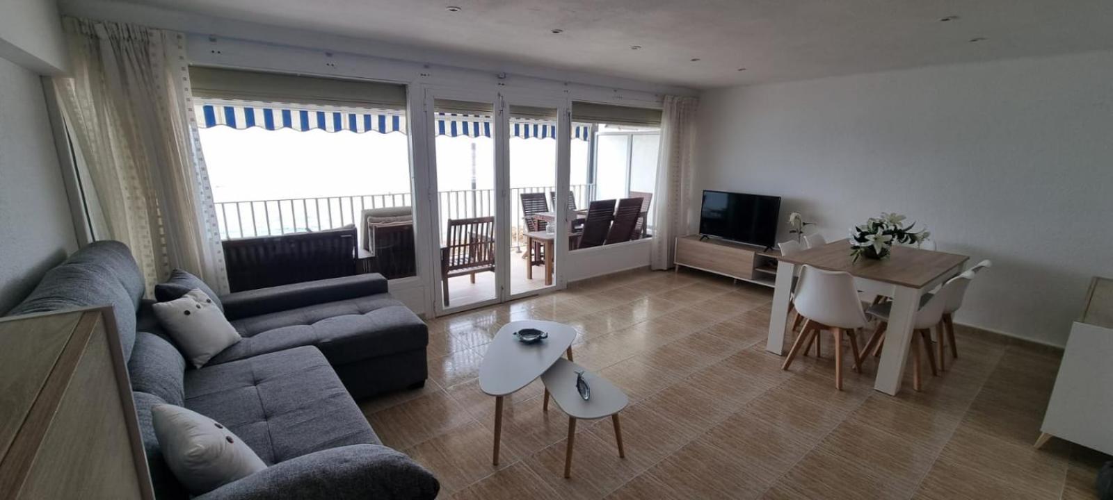 Apartamento Acantilados Vistas Mar Салоу Екстериор снимка